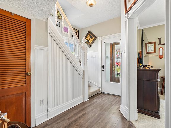5th image of 61 Alpine St