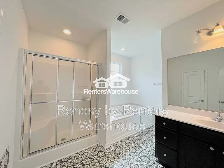 1713 Dresdon Ln — Photo 12