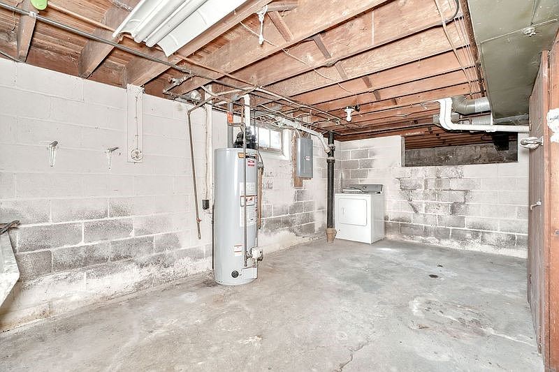 40th image of 262 Commodore Pkwy