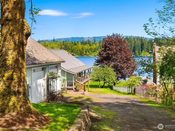10714 W Lake Joy Drive NE, Carnation, WA 98014