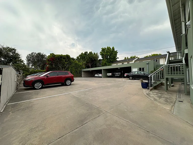 122 W Arrellaga St — Photo 13