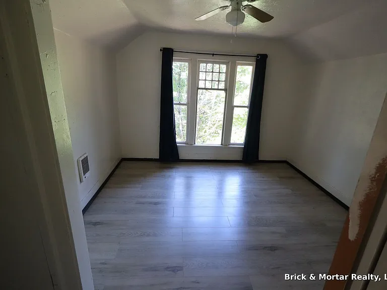 292 NE Alder St — Photo 14