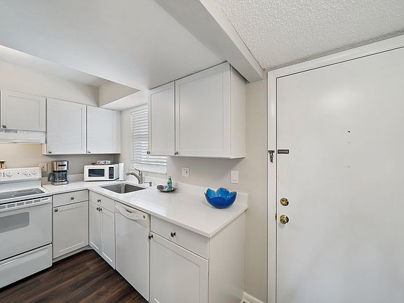 5th image of 18081 SE Country Club Drive #37