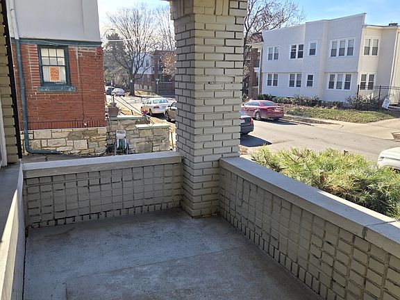 4th image of 4015 Bell St APT 1