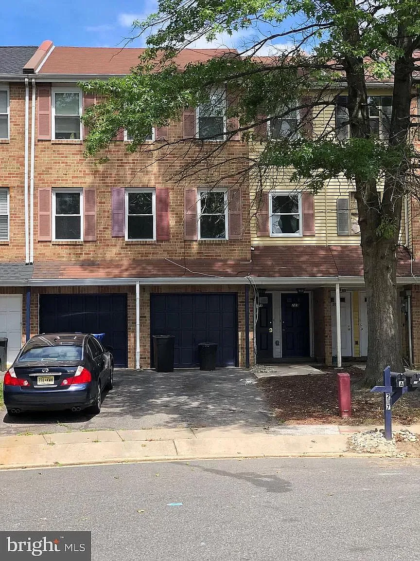 2 bed, 1208 sqft, $1,995 — Photo 1