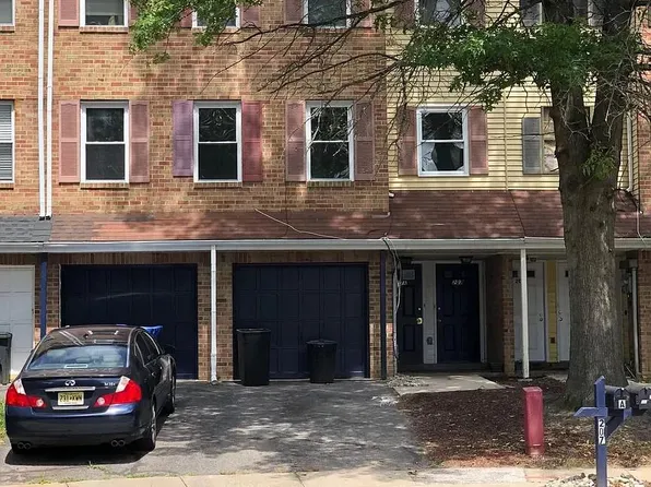 207 Chaucer Ct #A, Mount Laurel, NJ 08054