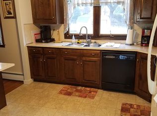 105 Shakespeare Dr, Reading, PA 19608