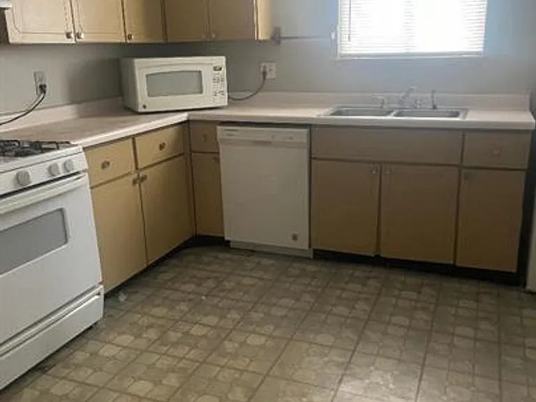 151 N Belvedere Blvd — Photo 21