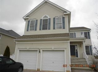 2 Tiffany Ct, Old Bridge, NJ 08857