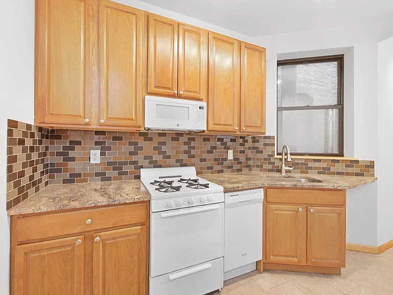 413 E 90th St #3F — Photo 4