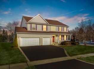 1600 Natures Way, Lindenhurst, IL 60046