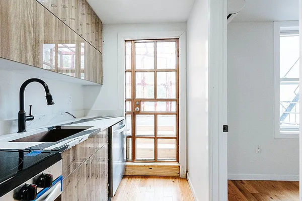 Rented by Avenues Real Estate | media 5