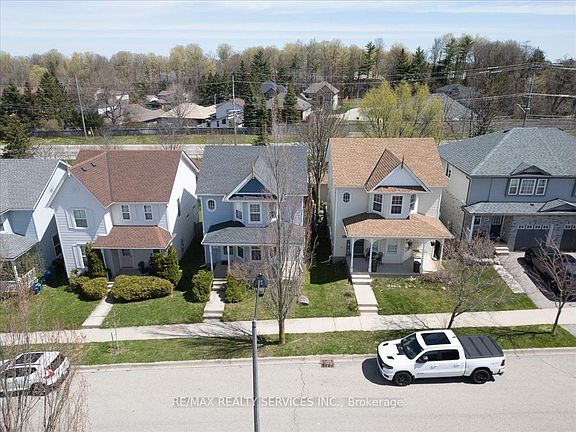 2nd image of 672 Zermatt Dr