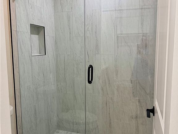 5th image of 23556 Cambridge Rd #327