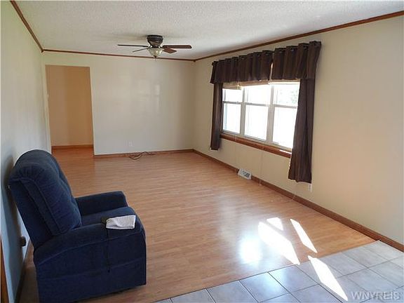 4th image of 3990 Garfield Ave