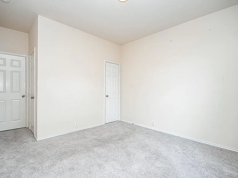 3015 Darby Brook Dr — Photo 18