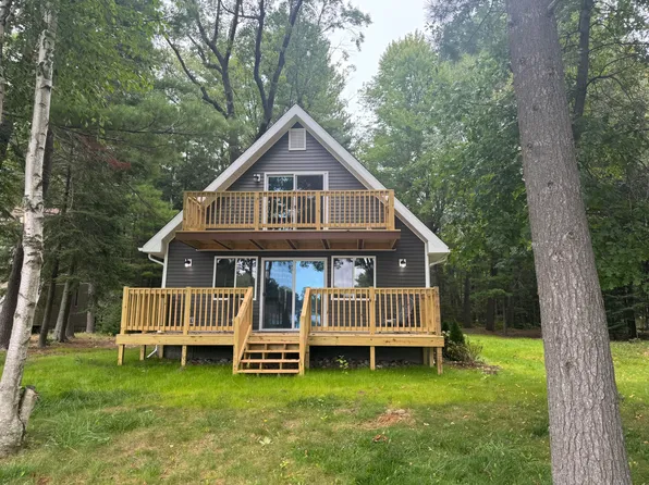 701 Springwood Dr, Prudenville, MI 48651