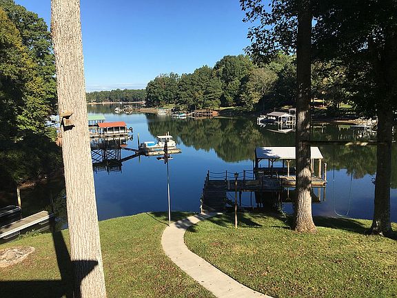 4th image of 153 Seagrove Ln