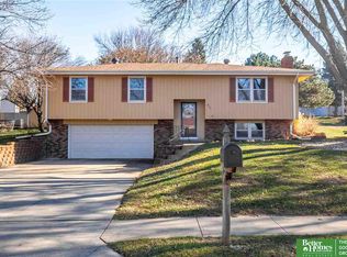 4921 N 107th St, Omaha, NE 68134