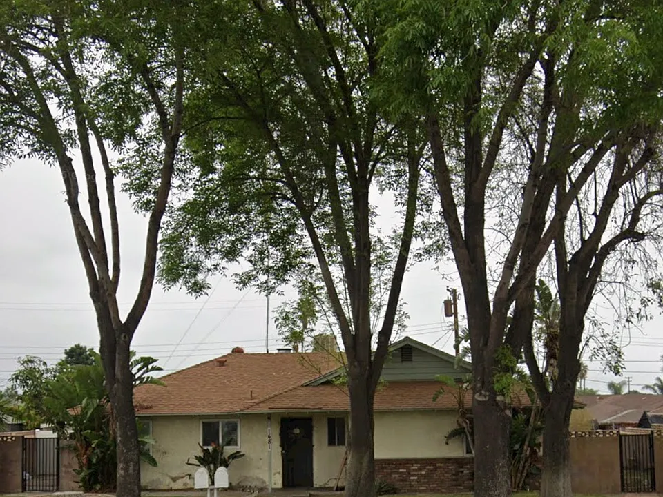 1481 N Riverside Ave