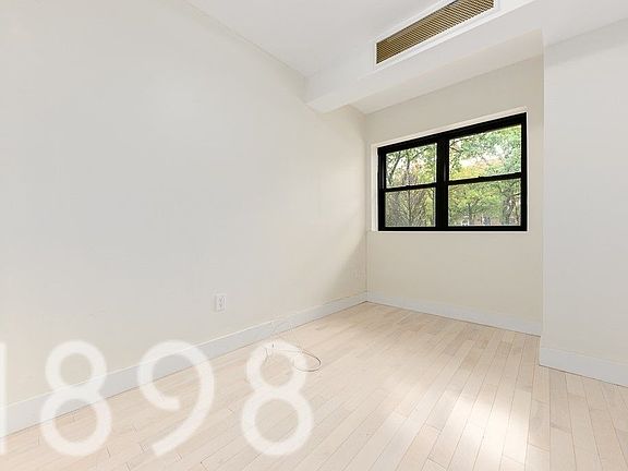 5th image of 483 Ocean Pkwy Ste Lb