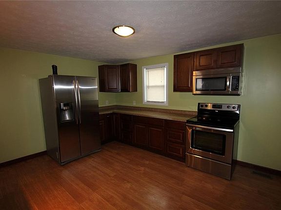 5th image of 1019 W North St