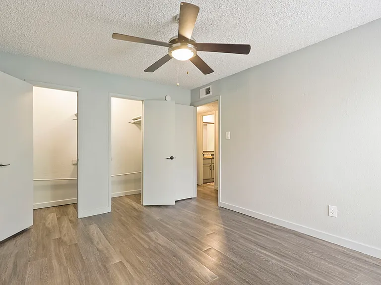 Verde Apartments — Photo 25