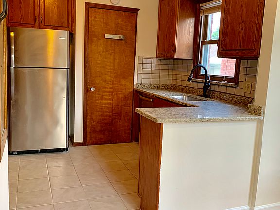 4th image of 14877 Anne Ave