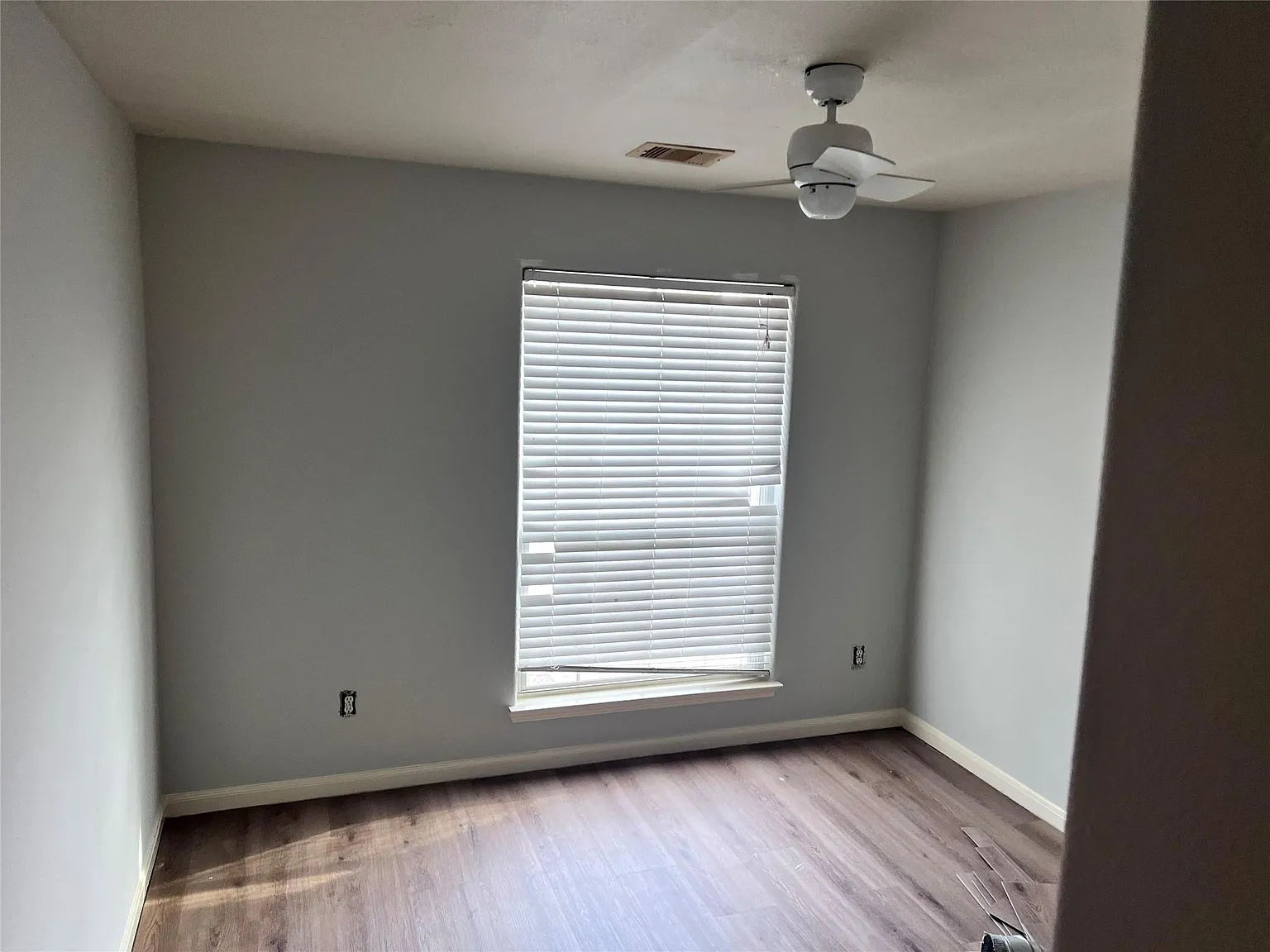 4 bed, 3.0 bath, 2034 sqft, $1,600 — Photo 4
