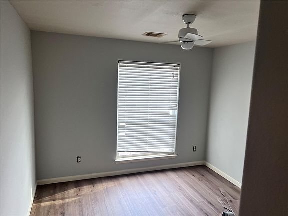 4th image of 4209 Clover St APT B