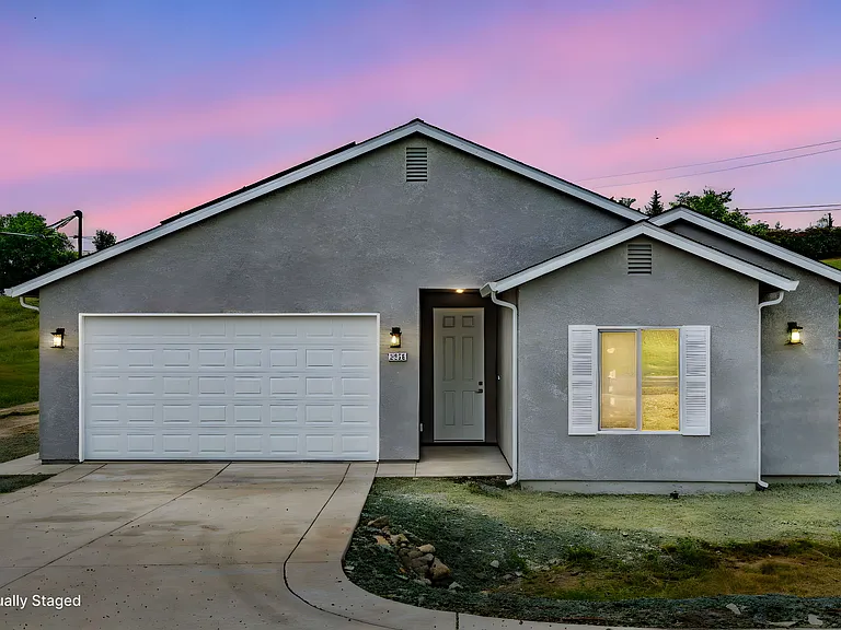 2426 Village Dr — Photo 39