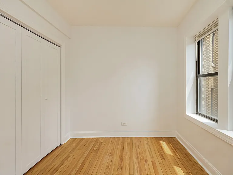 37 SQUARE APARTMENTS — Photo 3
