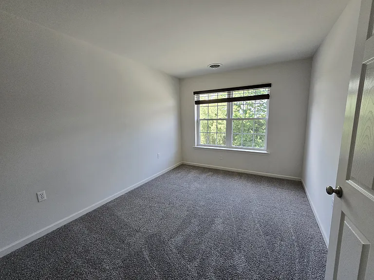 113 Courtyard Dr — Photo 19