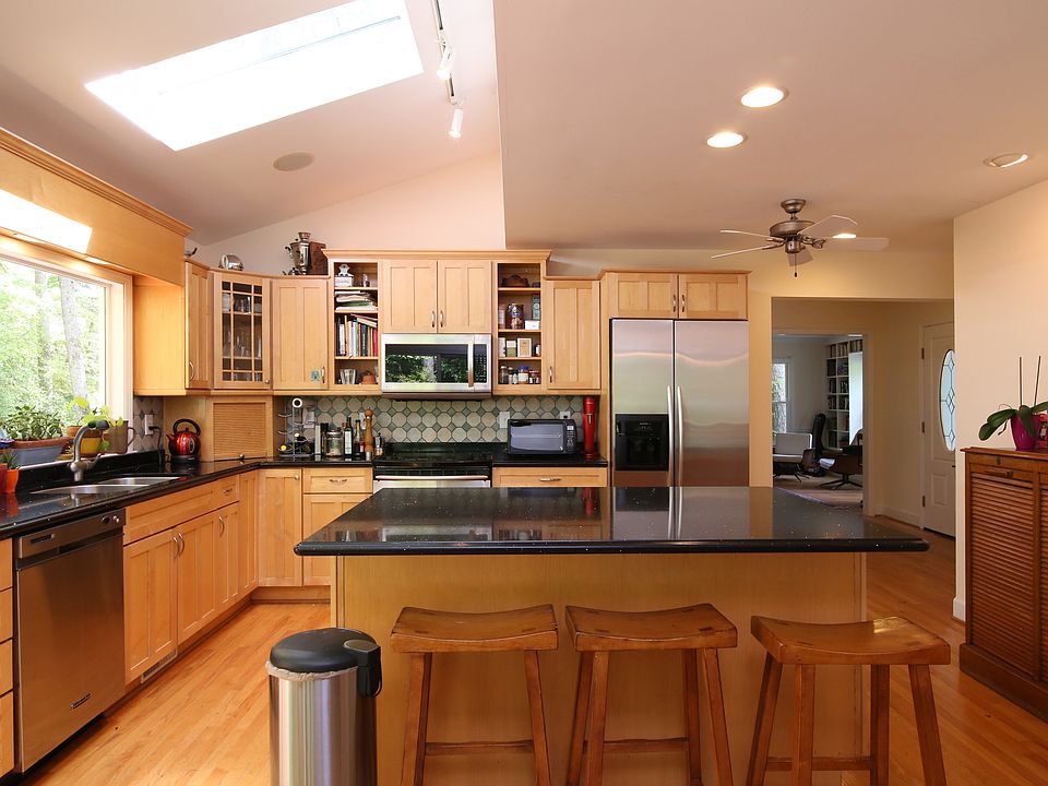1st image of 4006 Westfield Dr