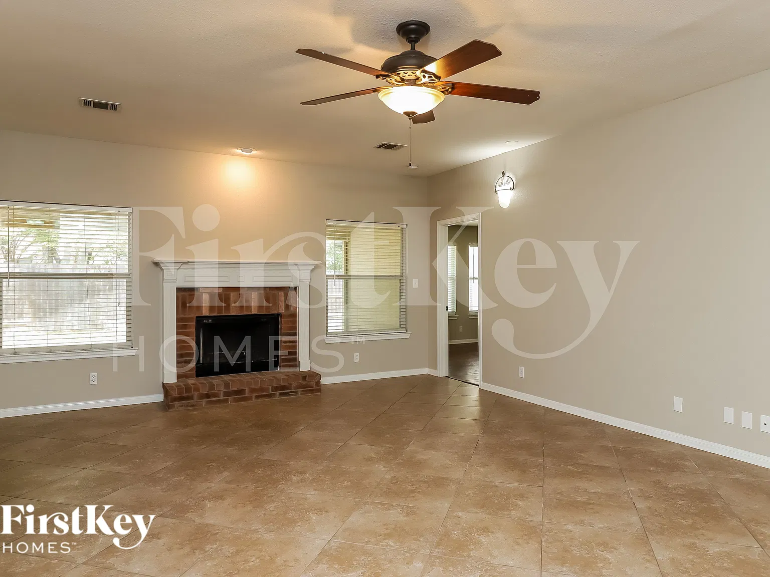 3 bed, 2.0 bath, 1863 sqft, $1,850 — Photo 3