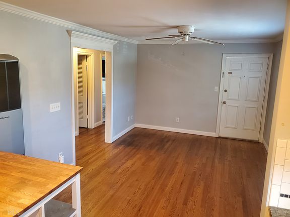 4th image of 1042 Saint Charles Ave NE APT 6