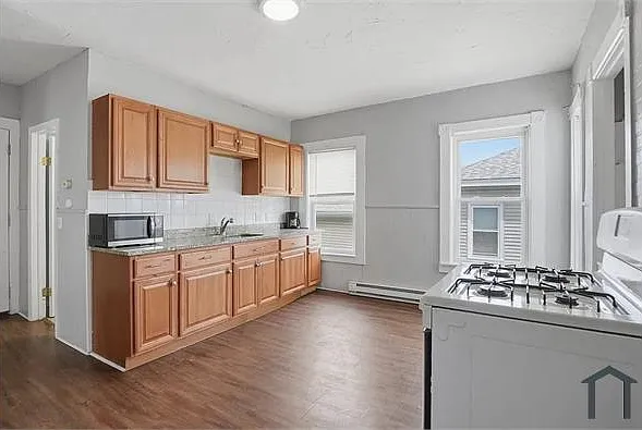 31 Aetna St #3