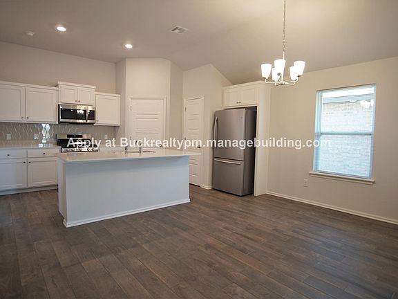 3rd image of 2509 NW 199th St
