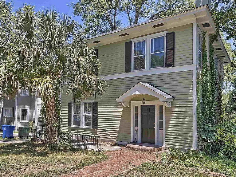 1008 Laurens St — Photo 8