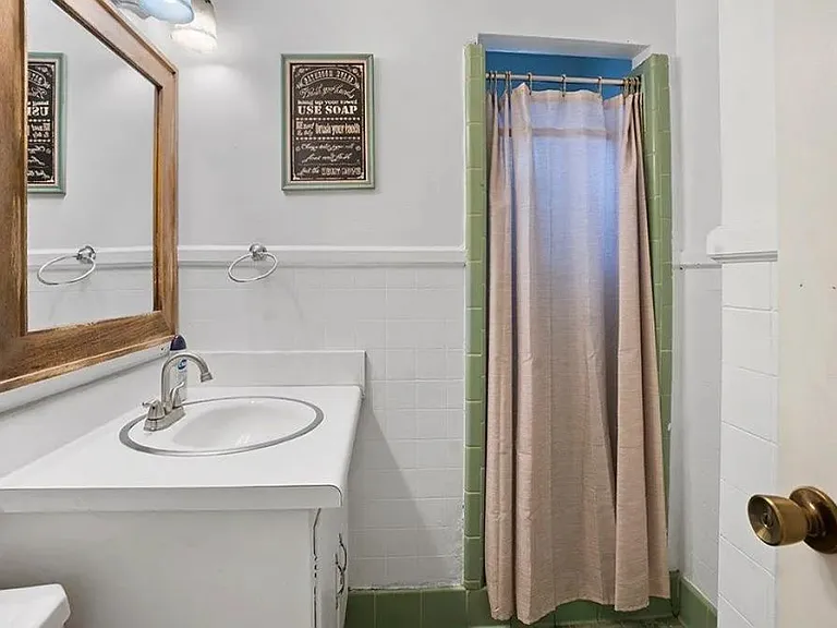 111 Pinehaven Dr #B — Photo 8