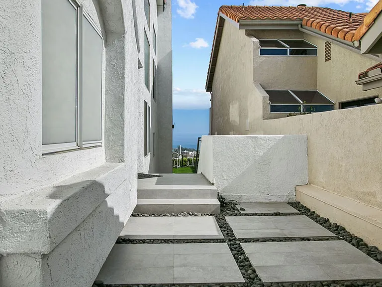 105 Palm Beach Ct — Photo 5