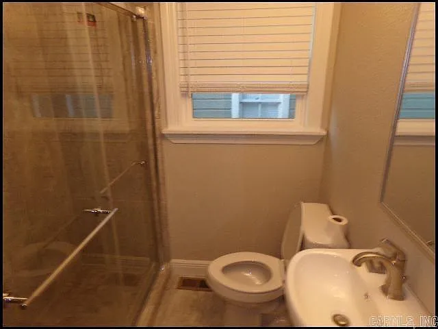 2919 Fair Park Blvd — Photo 4