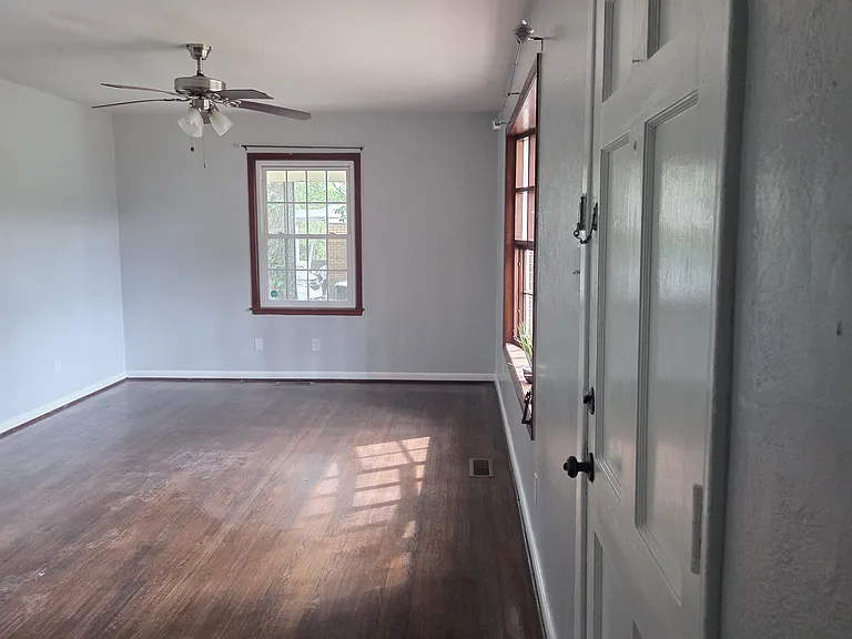 906 Orchard Dr — Photo 15