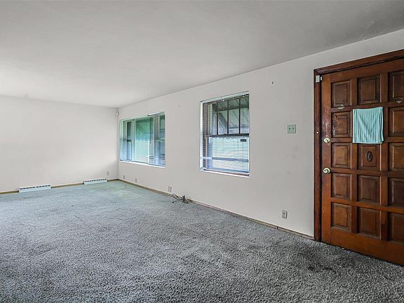 2nd image of 4737 Oakridge Blvd