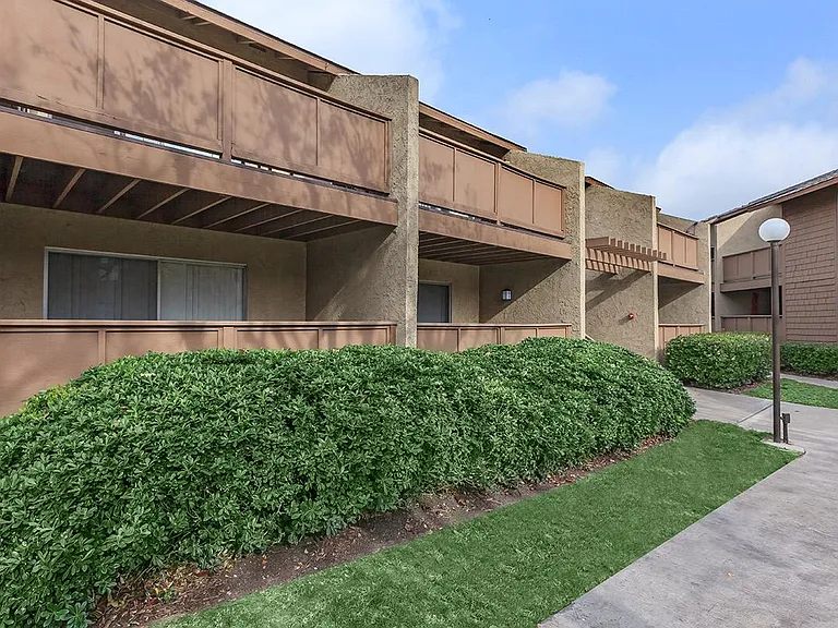 5001 Beach Blvd — Photo 5