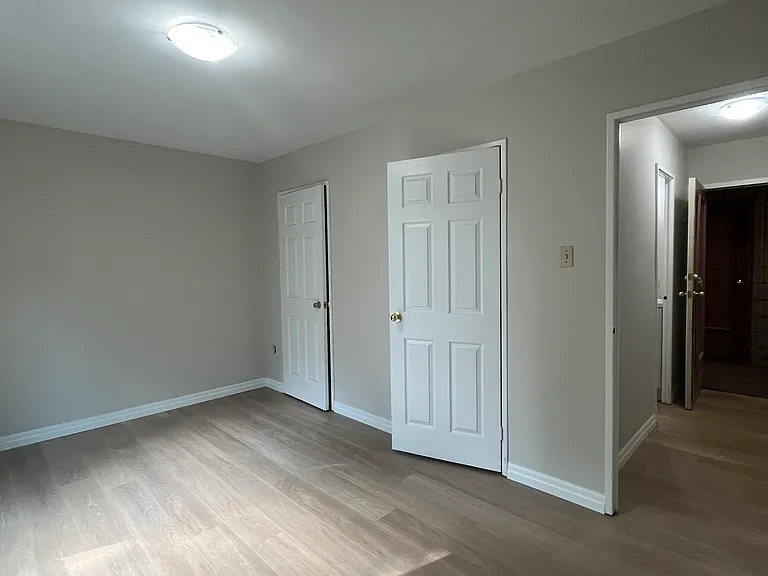 240 Commissioners Rd W #2 — Photo 4