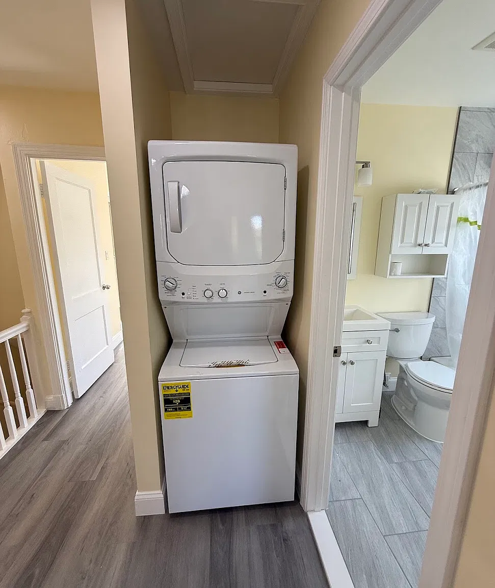 2 bed, 610 sqft, $2,000 — Photo 2