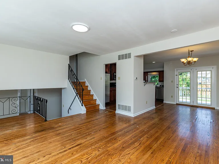 6013 Madeline Dr — Photo 25