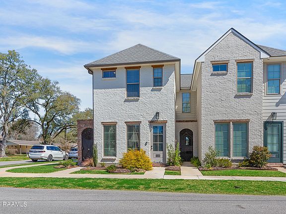 2nd image of 114 N Beadle Rd