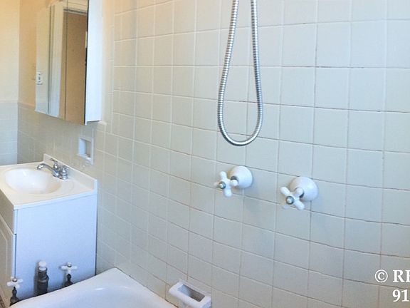 2nd image of 22-4 33rd St #1R